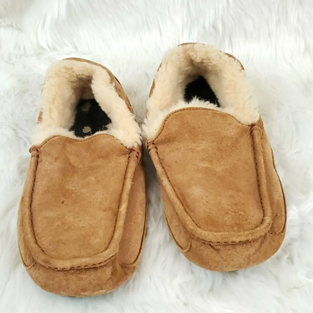 UGG Men’s Brown Suede Leather Slip-On Slippers Size 10 |Cozy Comfort